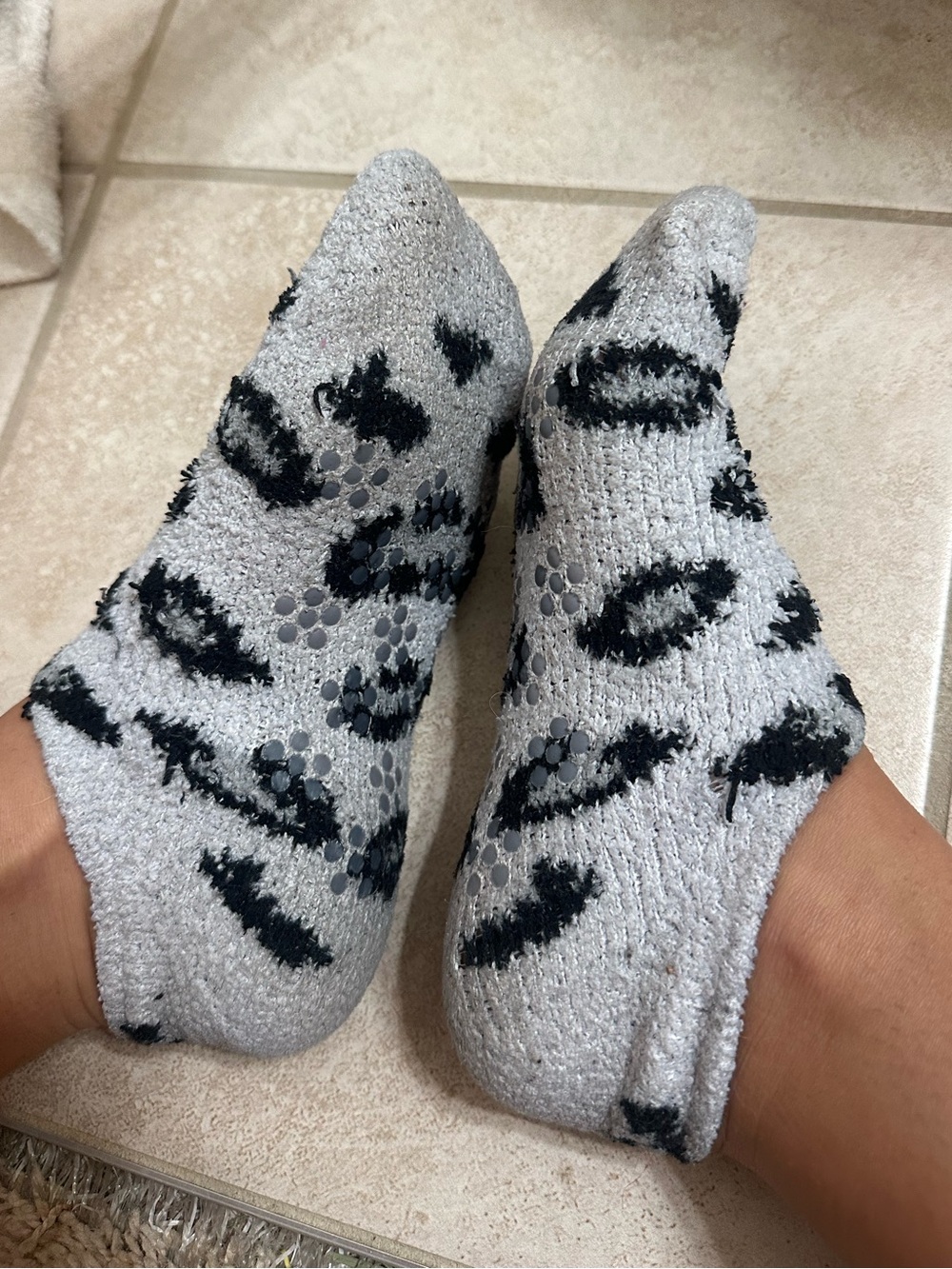 Cozy No-Show Fuzzy Socks with Black Pattern